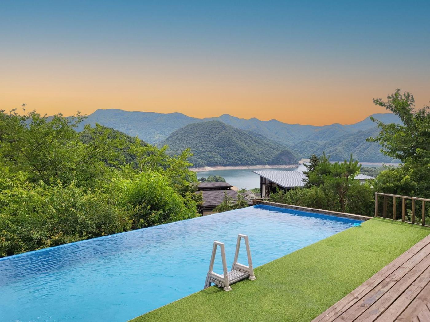 Penatess Pool Villa Chungju Eksteriør billede