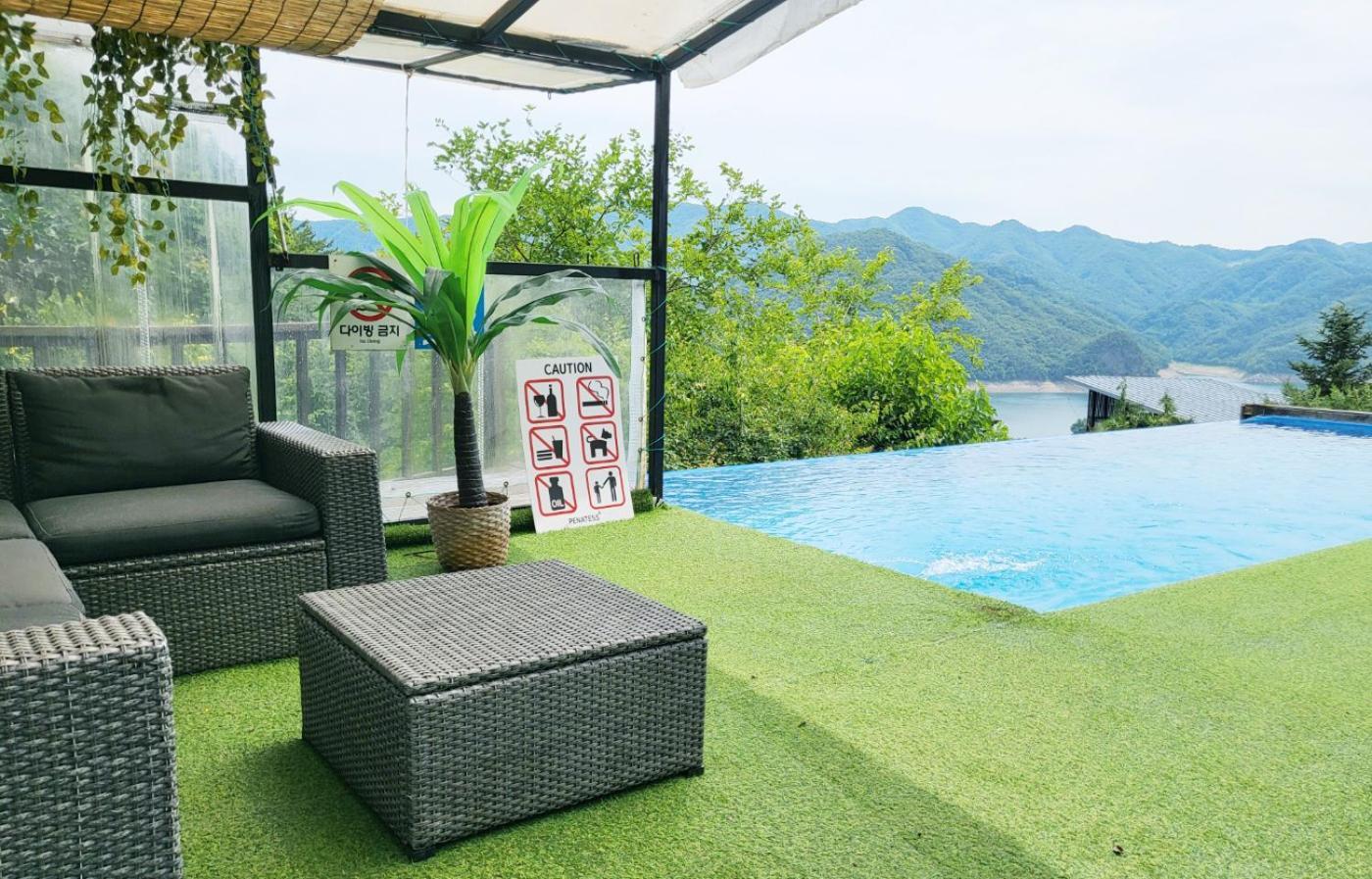 Penatess Pool Villa Chungju Eksteriør billede