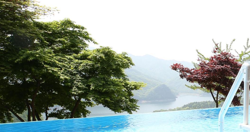 Penatess Pool Villa Chungju Eksteriør billede
