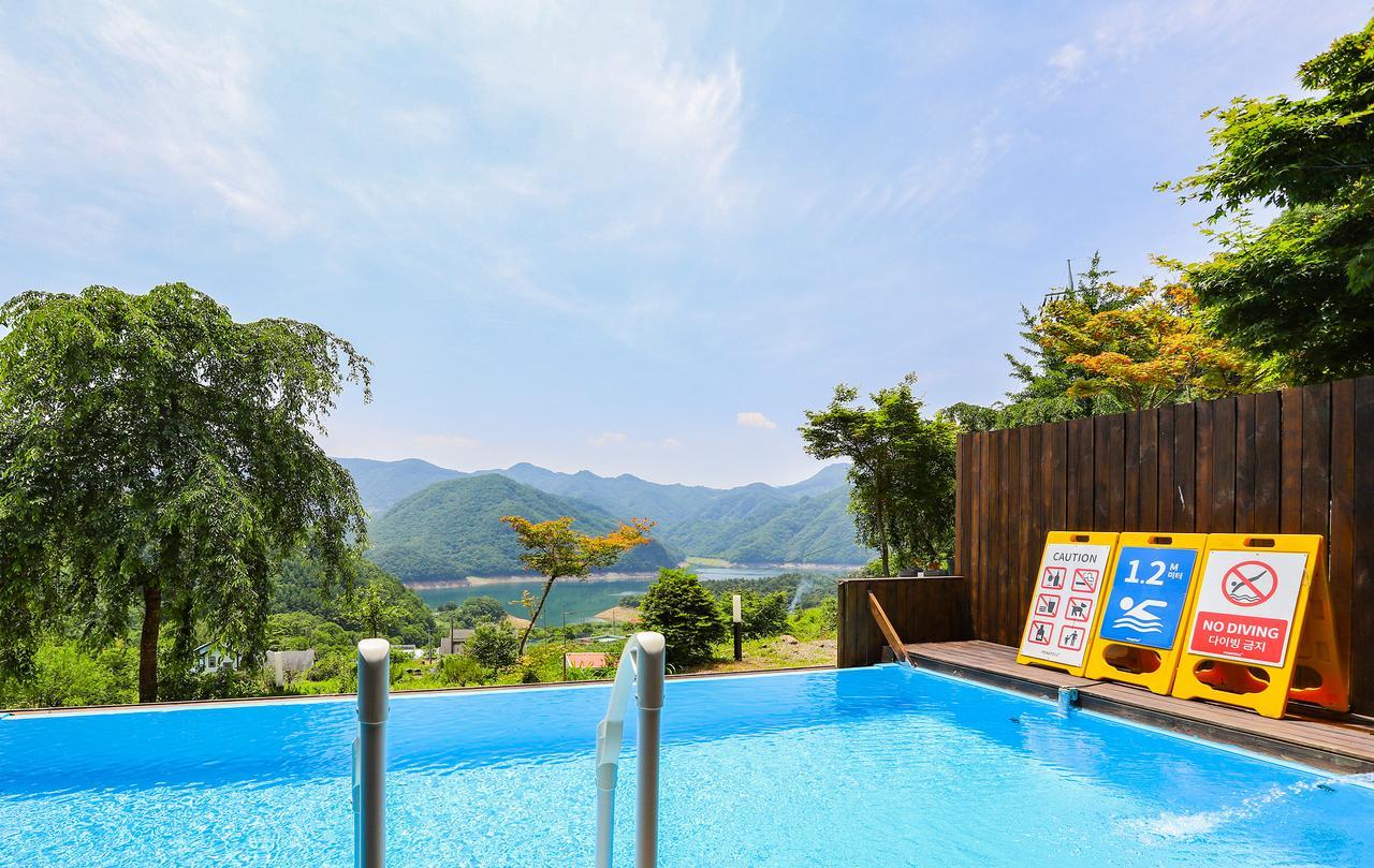 Penatess Pool Villa Chungju Eksteriør billede