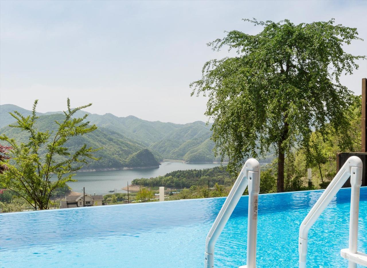 Penatess Pool Villa Chungju Eksteriør billede